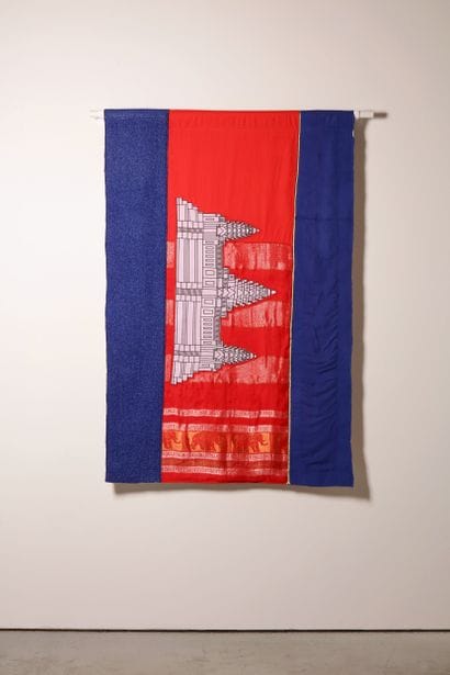 Cambodge - Drapeau réalisé à partir de vêtements...