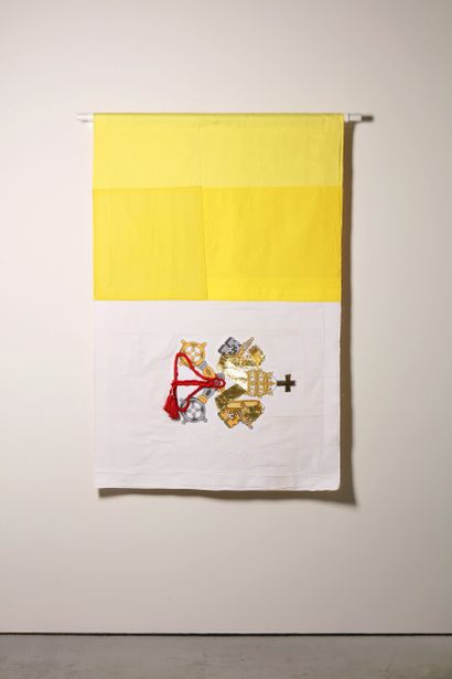 Vatican - Drapeau réalisé à partir de vêtements...
