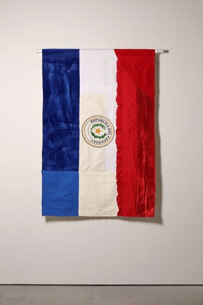 Paraguay - Drapeau réalisé à partir de vêtements...