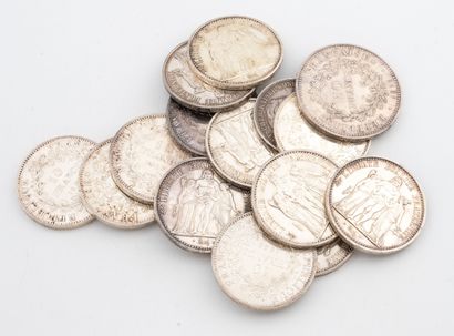 FRANCE
Set of fourteen silver coins (900),...