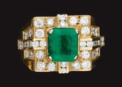 Bague de genre chevalière en or jaune ornée...