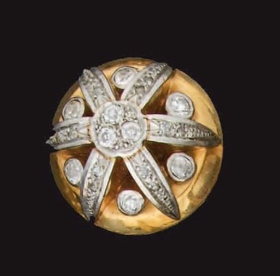 Bague de genre chevalière en or jaune et...