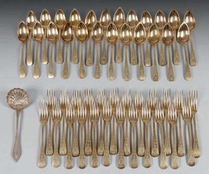 Ensemble recomposé de couverts en argent,...