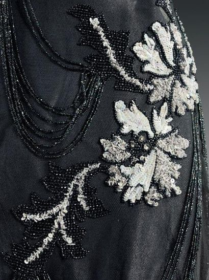 GIVENCHY
Haute Couture par Alexander McQueen....