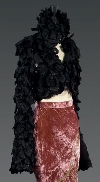 GIVENCHY
Haute Couture par Julien Macdonald....