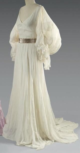 Emanuel UNGARO. Paris
Robe longue à effet...