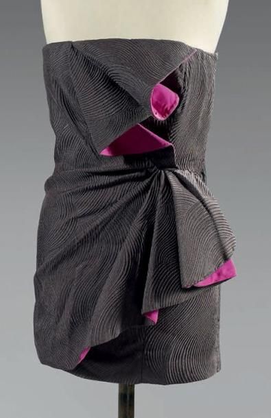 Emanuel UNGARO
N° 43. Robe bustier en jacquard...