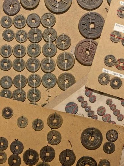 Collection de monnaies, principalement vietnamiennes,...