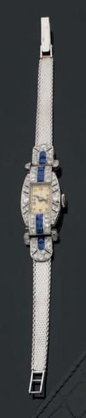Montre-bracelet de dame à boîtier en tonneau...
