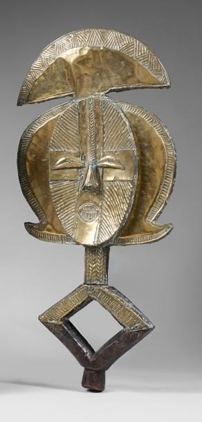 GABON
Figure de reliquaire. Au revers, masque...