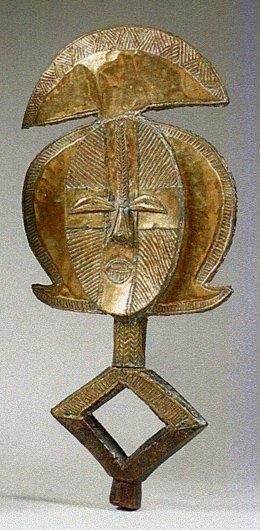 GABON
Figure de reliquaire. Au revers, masque...