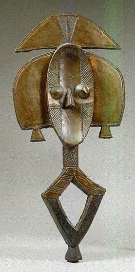 GABON
Figure de reliquaire. Au revers, masque...