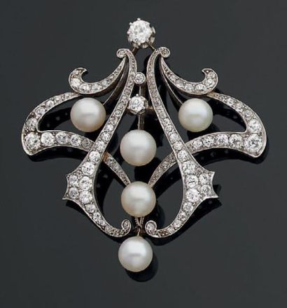Broche en or jaune et platine en forme de...