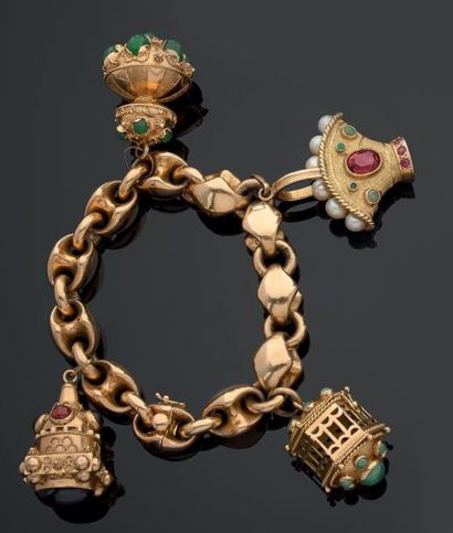 Bracelet en or jaune creux à maillons marines...
