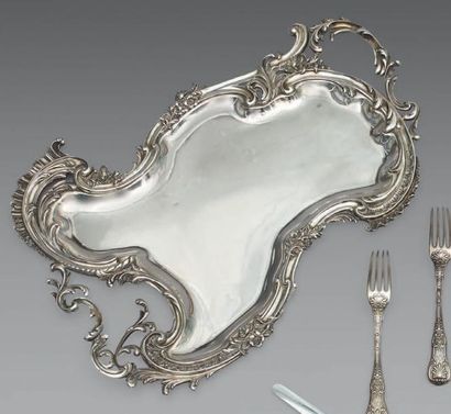 Petit plateau de service en argent en forme...