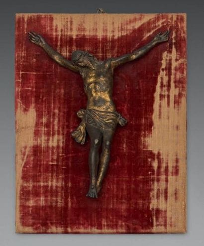 Christ de crucifix, en bronze doré, la tête...