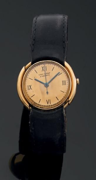 VAN CLEEF & ARPELS
Montre bracelet de femme....