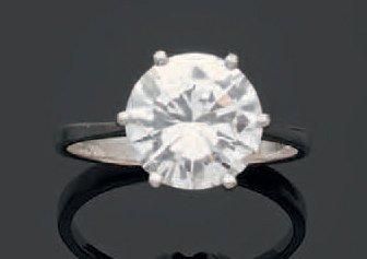 Bague en platine et or gris sertie d'un diamant...