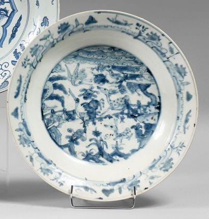 CHINE
Coupe en porcelaine décorée en bleu...