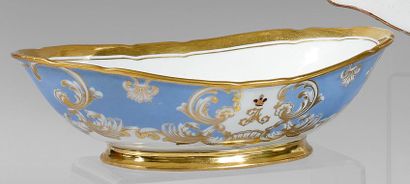 RUSSIE, Manufacture de KORNILOV
Coupe ovale...