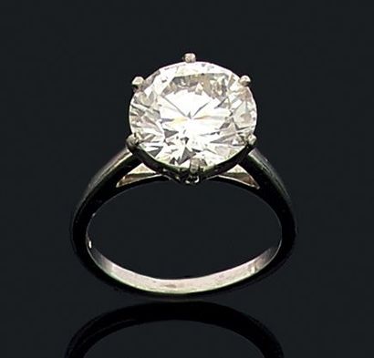 Bague en platine (950) sertie d'un diamant...
