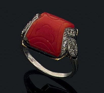 Bague Art Déco en platine (950) ornée d'un...