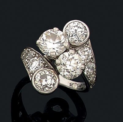 Bague en platine (950) de genre «toi et moi»...