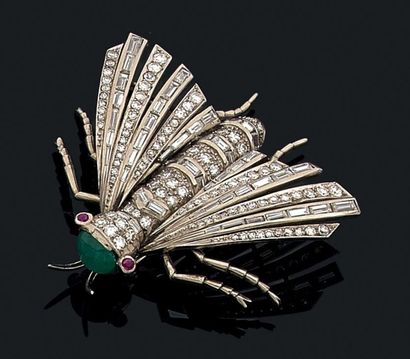Clip de revers en forme d'insecte en or gris...