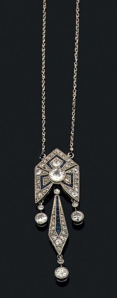 Collier en platine (950) composé d'une fine...