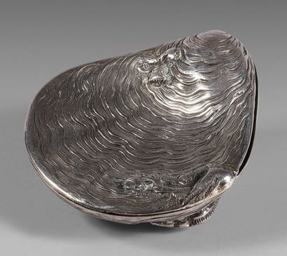 Rare boîte en argent (925), en forme d'huître...