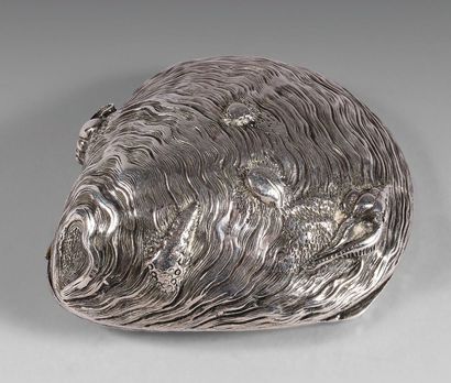 Rare boîte en argent (925), en forme d'huître...