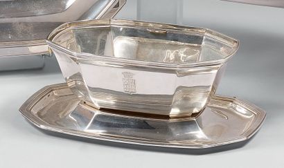 Maison ODIOT, Paris
Saucière à pans coupés...