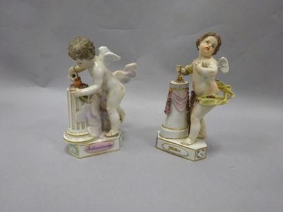 MEISSEN
Deux groupes en porcelaine blanche...