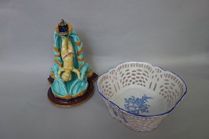 Wedgwood
Petite console d'applique trilobée...