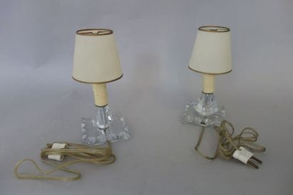 BACCARAT France
Paire de petits bougeoirs...