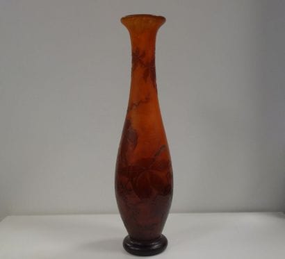 DELATTE Nancy
Vase balustre sur petit piédouche...