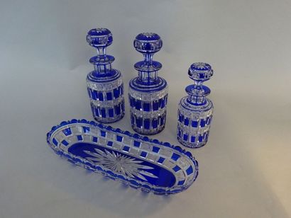 Nécessaire de toilette, comprenant trois...