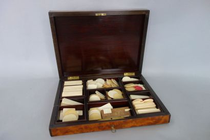 Boite de jetons de forme rectangulaire en...