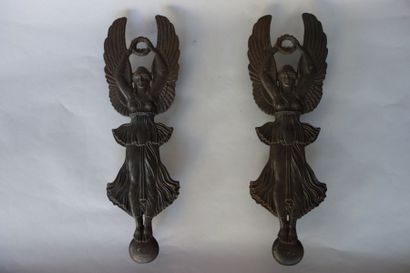 Paire de motifs d'appliques en fonte de fer...