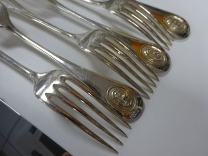 Ensemble de:- six fourchettes de table en...