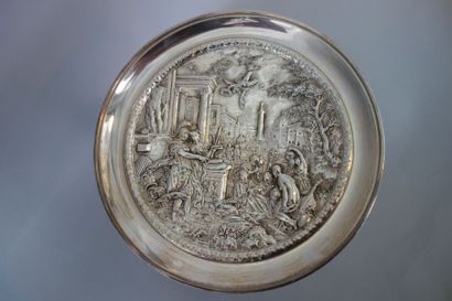Petite coupe circulaire sur pied en métal...