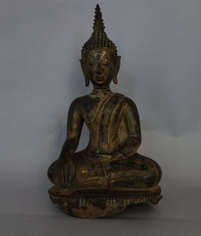 THAÏLANDE
Statuette de bouddha assis sur...