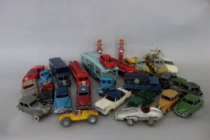 DINKY TOYS France et Made in England
2 Multibenne...