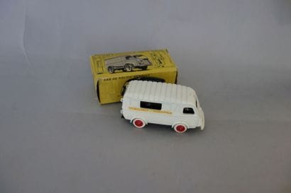 CIJ
Ambulance Renault 1000 kgs, Ref 3/61,...