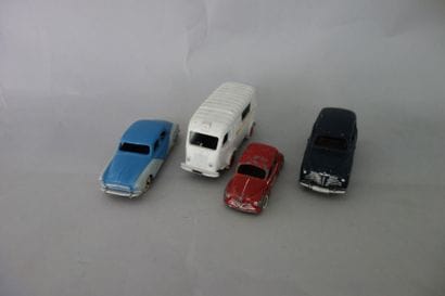 CIJ
Lot: - Frégate Renault bicolore. - Ambulance...