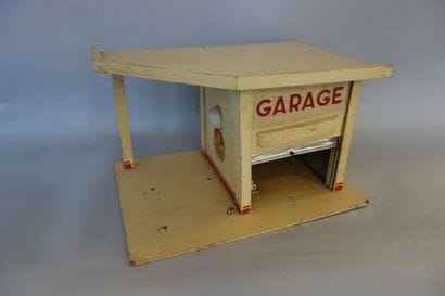 Garage pour voitures miniatures. Isorel laqué...