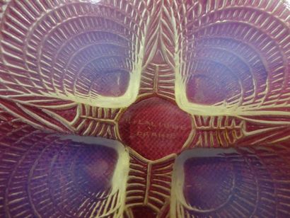 RENE LALIQUE (1860-1945)
Coupe en verre moulé...