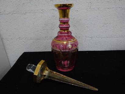 Grande carafe en cristal de Bohême à fond...