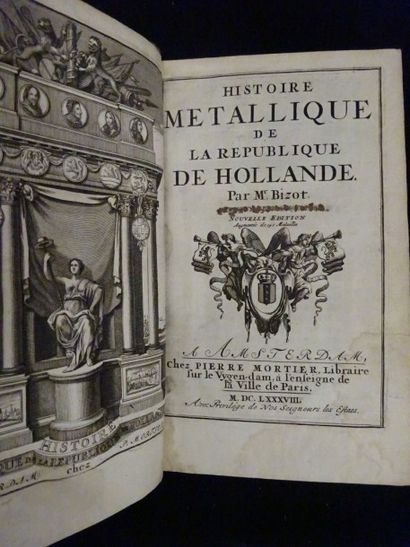 Lot de 3 volumes brochés ou reliés: - M....