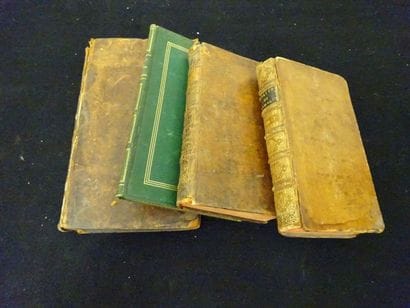 Lot de cinq volumes reliés ou brochés: -...